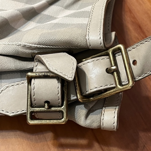 Burberry Womens Plaid Leather Top Shoulder Handbag Canvas Buckle Purse Cream - Picture 11 of 16